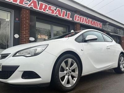 Used Vauxhall Astra GTC Sport 140 HP (102 kW) 2014 White Coupe