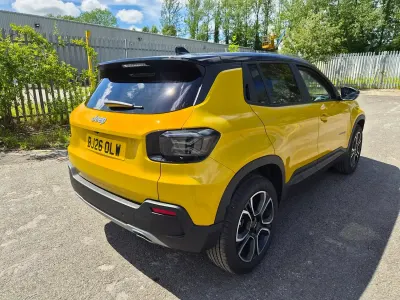 Used Jeep Avenger Summit 100 HP (73 kW) 2026 Yellow SUV