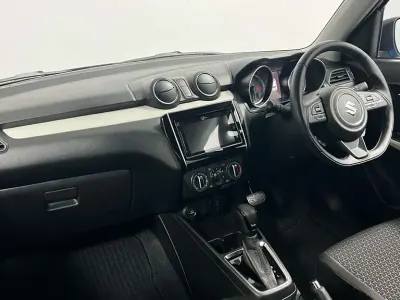 Second-hand Suzuki Swift SZ-T 83 CP (61 kW) 2023 Albastru Hatchback