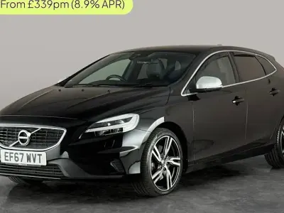 Käytetty Volvo V40 R-Design Pro 122 HP (89 kW) 2018 Musta Viistoperä
