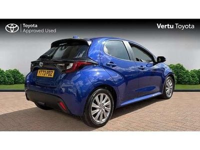 Used Toyota Yaris Hybrid 113 HP (83 kW) 2023 Blue Hatchback