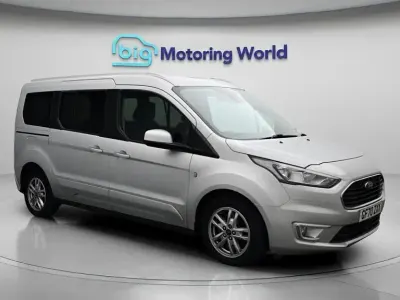 Used Ford Grand Tourneo Connect Titanium 120 HP (88 kW) 2020 Silver MPV
