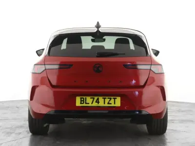 Usado Vauxhall Astra Ultimate 128 CV (94 kW) 2025 Rojo Utilitario