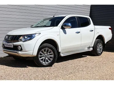 Käytetty Mitsubishi L200 2018 Valkoinen Nouto