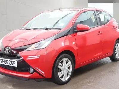 Used Toyota Aygo x-press 69 HP (50 kW) 2016 Red Hatchback
