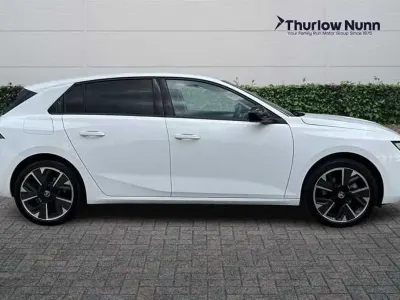 Used Vauxhall Astra 114 kW (156 HP) 2025 White Hatchback
