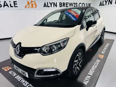 Used Renault Captur Dynamique 110 HP (80 kW) 2017 Cream and black SUV
