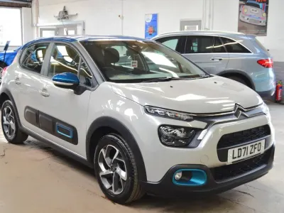 Begagnad Citroën C3 Shine 2021 Beige Halvkombi