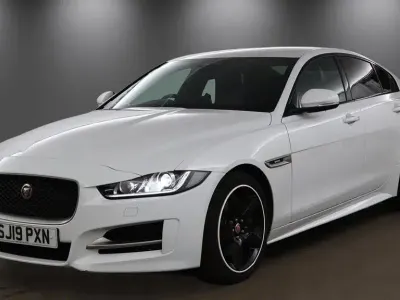 Used Jaguar XE Ingenium 200 HP (147 kW) 2019 White Sedan