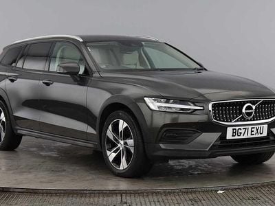 Usado Volvo V60 CC 2022 Cinzento Carrinha