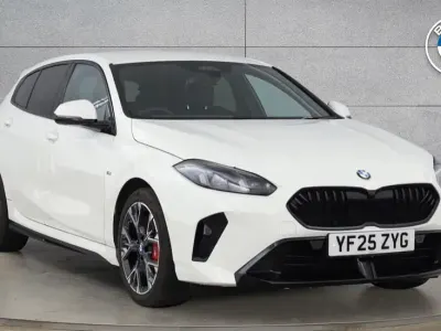 Usado BMW 120 M Sport 168 CV (123 kW) 2025 Blanco Utilitario