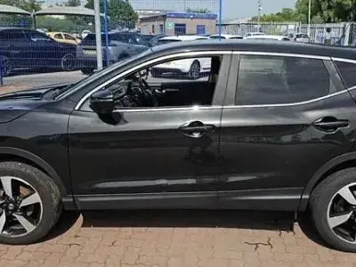 Used Nissan Qashqai N-Connecta 110 HP (80 kW) 2017 Black SUV