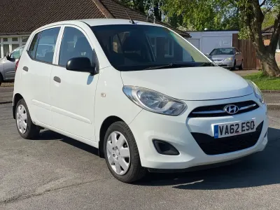 Gebraucht Hyundai i10 Classic 83 PS (61 kW) 2013 Weiß Kleinwagen