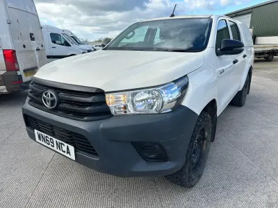 Używany Toyota HiLux Active 150 KM (110 kW) 2019 Biały Pickup
