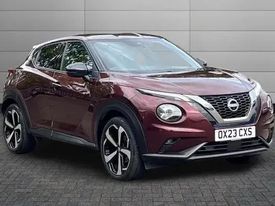 Used Nissan Juke Tekna 114 HP (83 kW) 2023 Fuji sunset red SUV