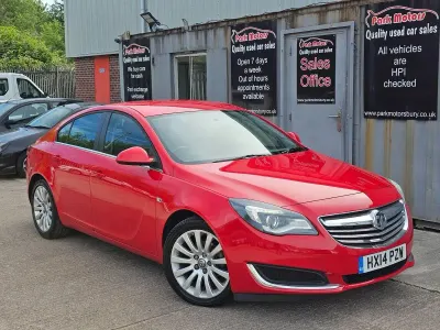 Used Vauxhall Insignia Design Edition 140 HP (102 kW) 2014 Red Hatchback