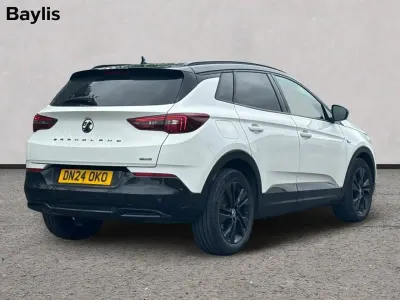 Used Vauxhall Grandland X S 222 HP (163 kW) 2024 White SUV