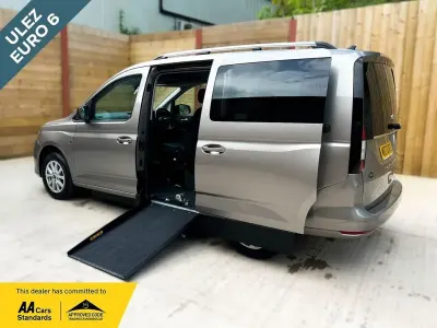 Used Ford Grand Tourneo Connect 114 HP (83 kW) 2023 Silver MPV