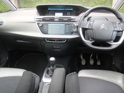 Used Citroën Grand C4 Picasso Flair 120 HP (88 kW) 2016 Red MPV