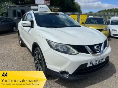 Used Nissan Qashqai Tekna 115 HP (84 kW) 2015 White SUV