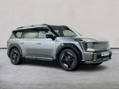Usado Kia EV9 GT-Line S 281 kW (383 HP) 2025 Cinzento SUV
