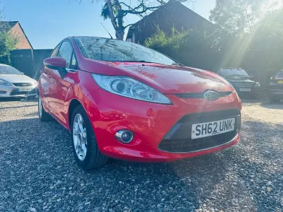 Used Ford Fiesta Zetec 82 HP (60 kW) 2012 Red Hatchback