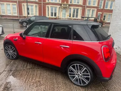 Used Mini Cooper Exclusive 2021 Solar red / black roof Hatchback