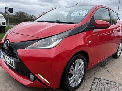 Used Toyota Aygo x-press 69 HP (50 kW) 2015 Red Hatchback