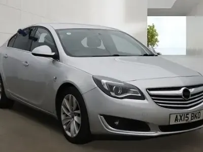 Used Vauxhall Insignia SRi 140 HP (102 kW) 2015 Silver Hatchback