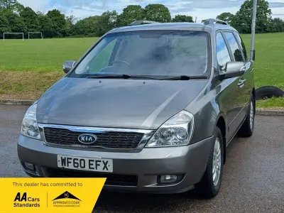 Used Kia Sedona 192 HP (141 kW) 2010 Silver MPV