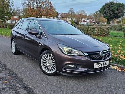 Used Vauxhall Astra Elite 136 HP (100 kW) 2016 Brown Estate