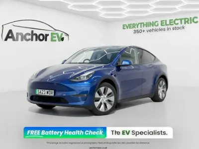 Begagnad Tesla Model Y 282 kW (384 HK) 2023 Blå SUV