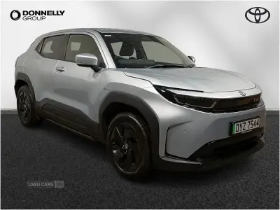 Nuevo Toyota Urban Cruiser Design 127 kW (174 CV) 2026 Plateado SUV