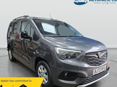 Used Vauxhall Combo Elite 131 HP (96 kW) 2022 Blue MPV