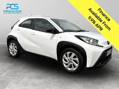 Used Toyota Aygo X PURE 71 HP (52 kW) 2023 White SUV