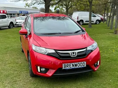 Używany Honda Jazz EX 102 KM (75 kW) 2017 Czerwony Hatchback