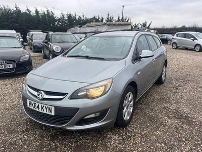 Used Vauxhall Astra Design Edition 2015 Silver Estate