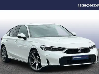 Used Honda Civic Advance 2026 White Hatchback
