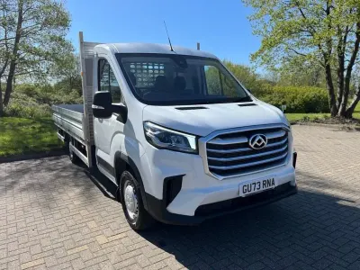 Usado Maxus V90 150 HP (110 kW) 2023 Branco Van