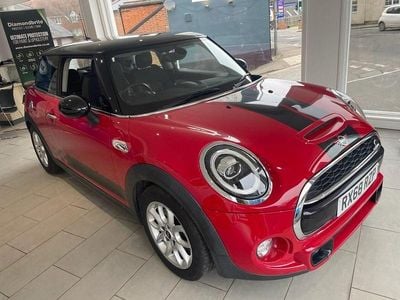 Used Mini Cooper S Classic 192 HP (141 kW) 2019 Red Hatchback