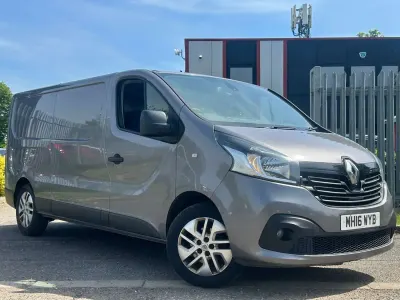 Używany Renault Trafic 120 KM (88 kW) 2016 Szary Minivan