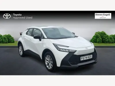 Begagnad Toyota C-HR 140 HK (102 kW) 2024 Vit SUV