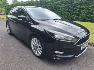Used Ford Focus Zetec 120 HP (88 kW) 2015 Black Hatchback