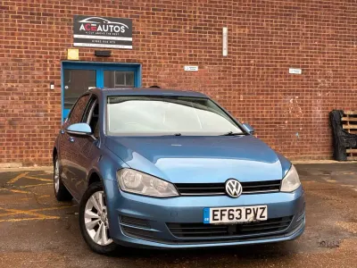 Second-hand VW Golf VII SE 105 CP (77 kW) 2014 Albastru Hatchback