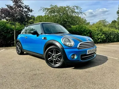Used Mini Cooper Hatch 122 HP (89 kW) 2011 Blue Hatchback