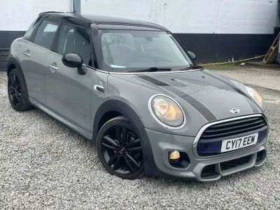 Usado Mini Cooper Hatch 2017 Gris Utilitario