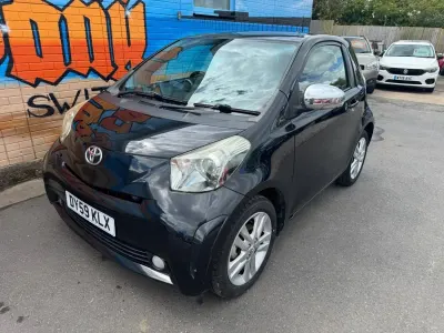 Usado Toyota iQ 98 HP (72 kW) 2009 Preto Citadino