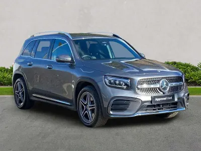 Begagnad Mercedes GLB220 AMG Line Premium 2024 Grå SUV