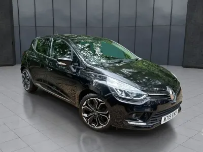 Used Renault Clio Iconic 90 HP (66 kW) 2019 Black Hatchback