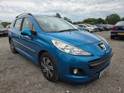 Used Peugeot 207 Active 92 HP (67 kW) 2012 Blue Estate